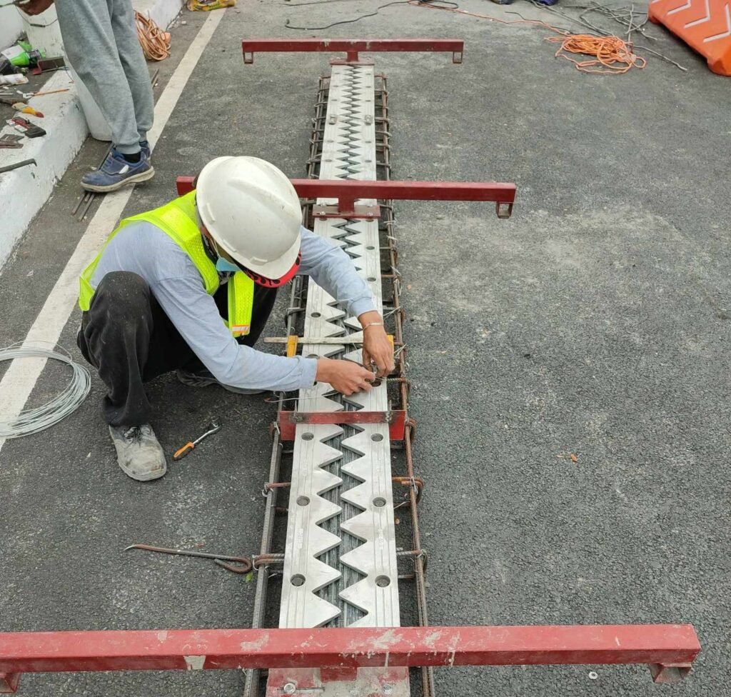 Magallanes Interchange – Installation of Finger-type Expansion Joint Project